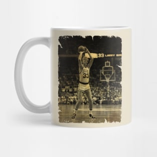 Larry Bird - Vintage Design Of Basketball Mug